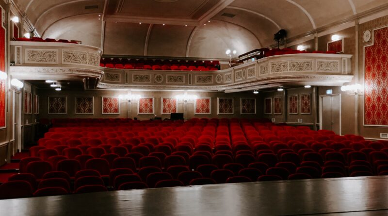 Immagine di un teatro in cerca di pubblico