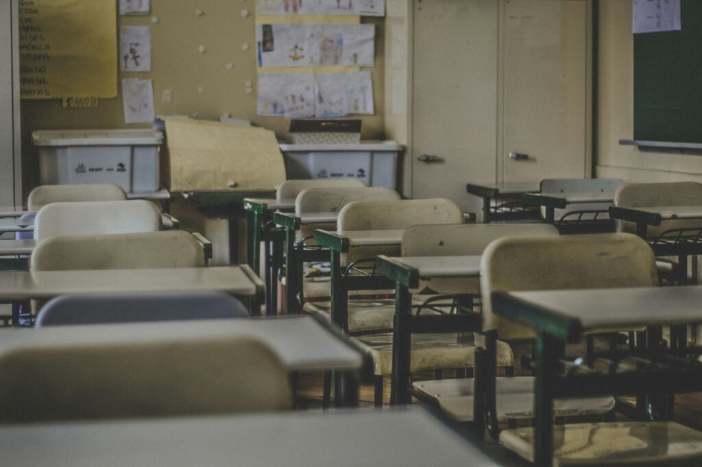 banchi di scuola